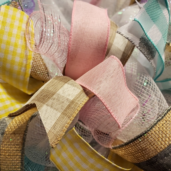 Hello Spring Wreath - Picture 5 of 6